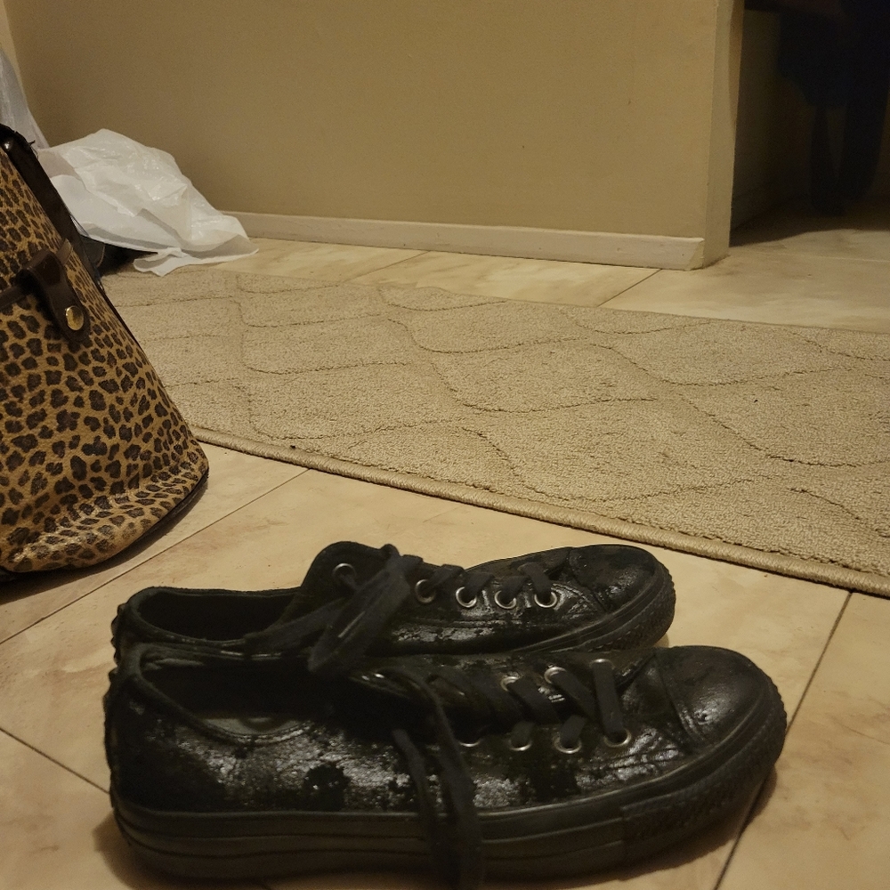 Converse - Picture 4 of 4